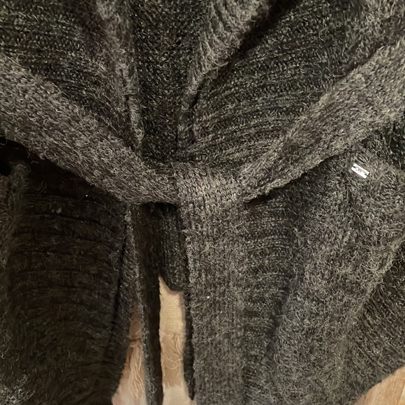 Obey dark gray sweater - Picture 4 of 6